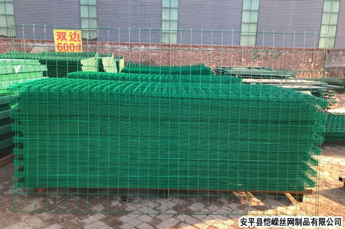 赤壁機(jī)場隔離柵與防盜門的廠家直銷 安全屏障的專業(yè)之選
